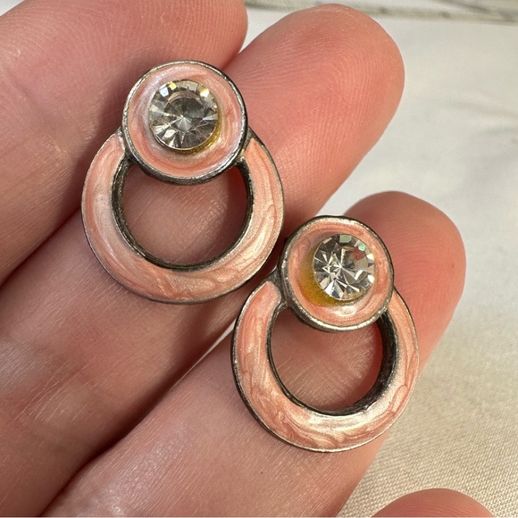 Four pair pink vibe earrings - Picture 3 of 7